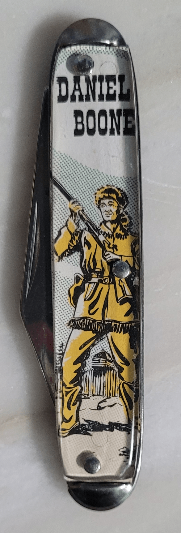 Front View of Daniel Boone Pocket Knife